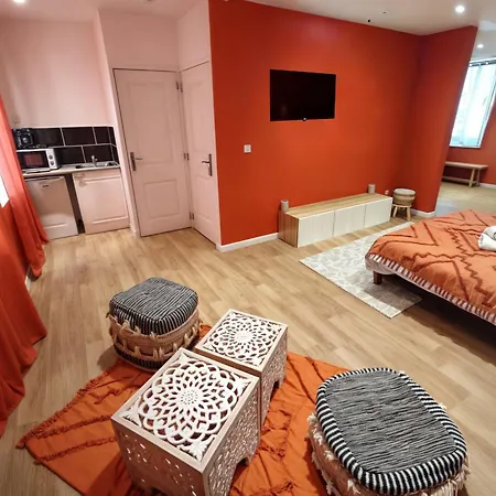 Chic N2 Avec Jacuzzi & Projecteur *
