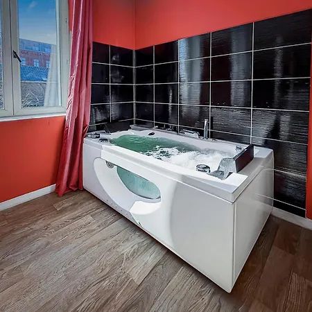 Apartment Chic N2 Avec Jacuzzi & Projecteur Roubaix