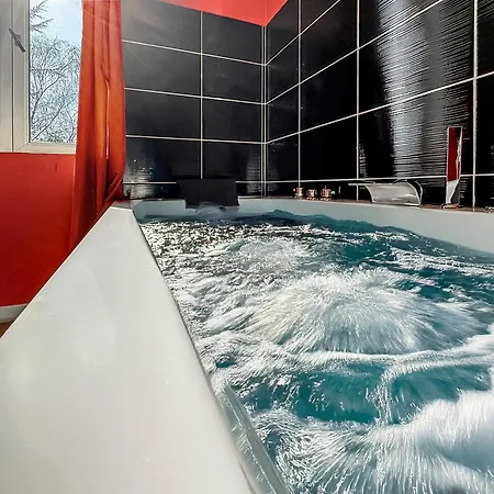 Apartment Chic N2 Avec Jacuzzi & Projecteur *