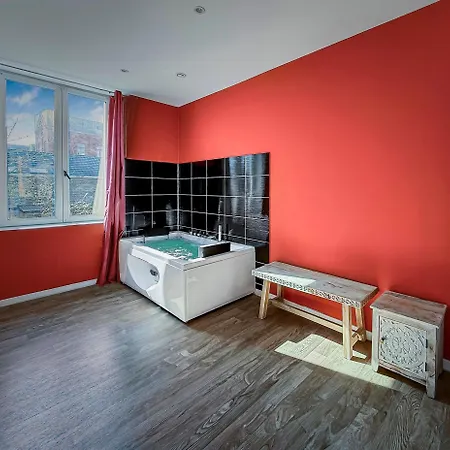 Chic N2 Avec Jacuzzi & Projecteur